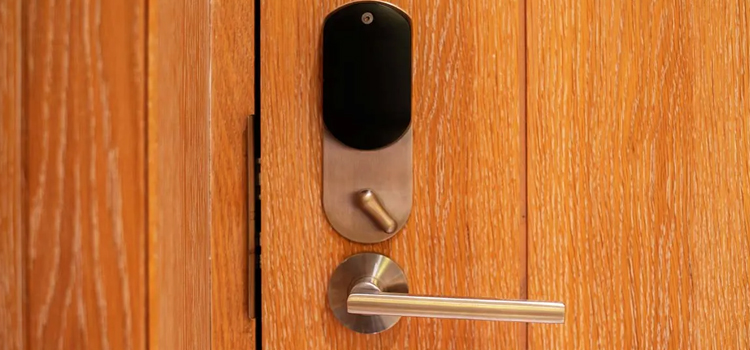 Automatic Locking Door Knob La Mesa